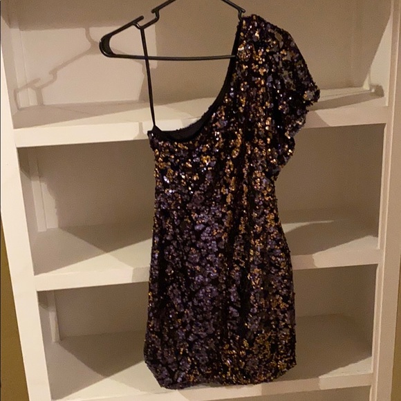 Dresses & Skirts - Dress